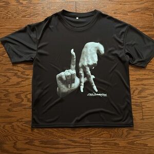 ⭐️NWOT Famous LA hand pic tshirt